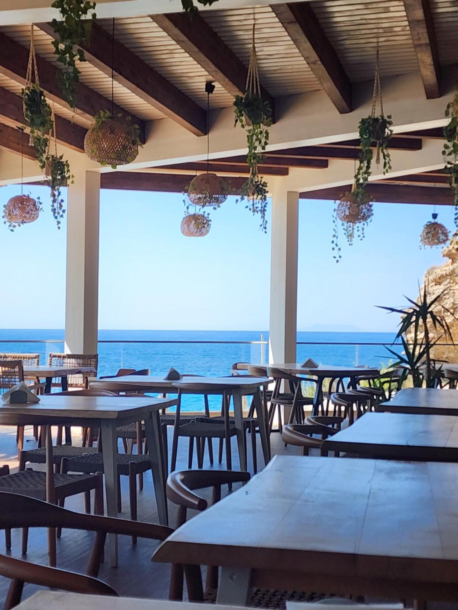 Hotel Summer Dream Dhermi Exterior photo
